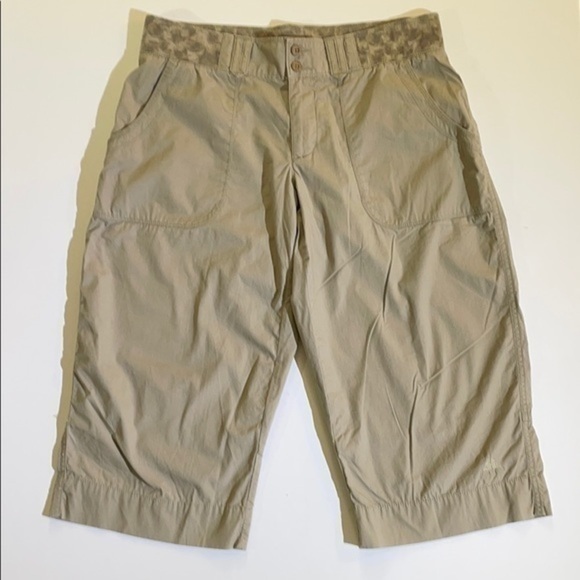 Nike ACG | Khaki Capri Short Hiking Pants - Picture 3 of 6